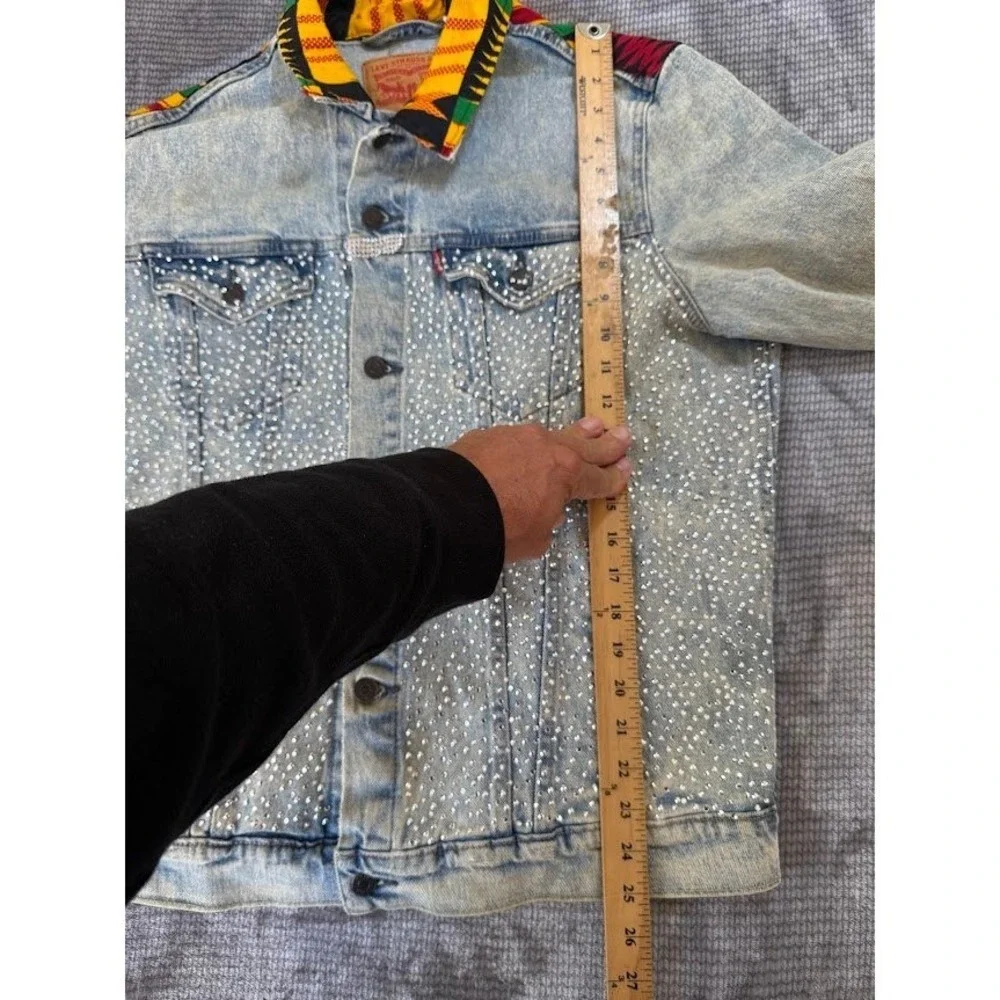 Levi's Custom Rhinestone Studded Denim Trucker Jacket Light Wash Multi Pattern L